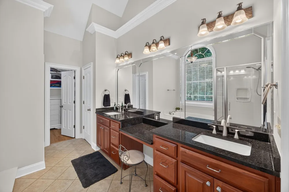 25 W Laurel Ave McMinnville, TN 37110