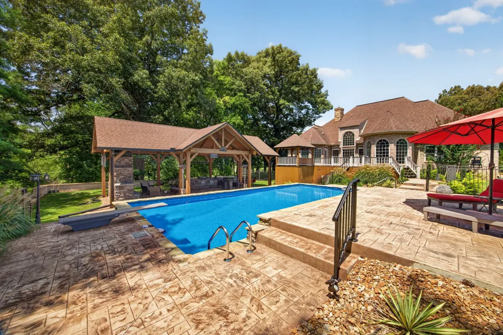 25 W Laurel Ave McMinnville, TN 37110