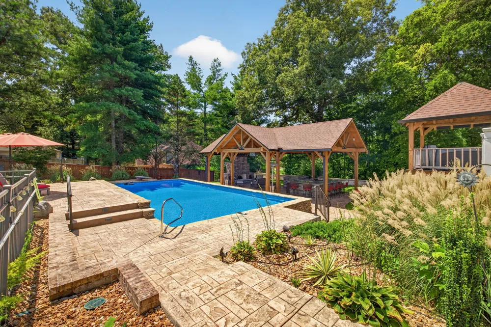 25 W Laurel Ave McMinnville, TN 37110
