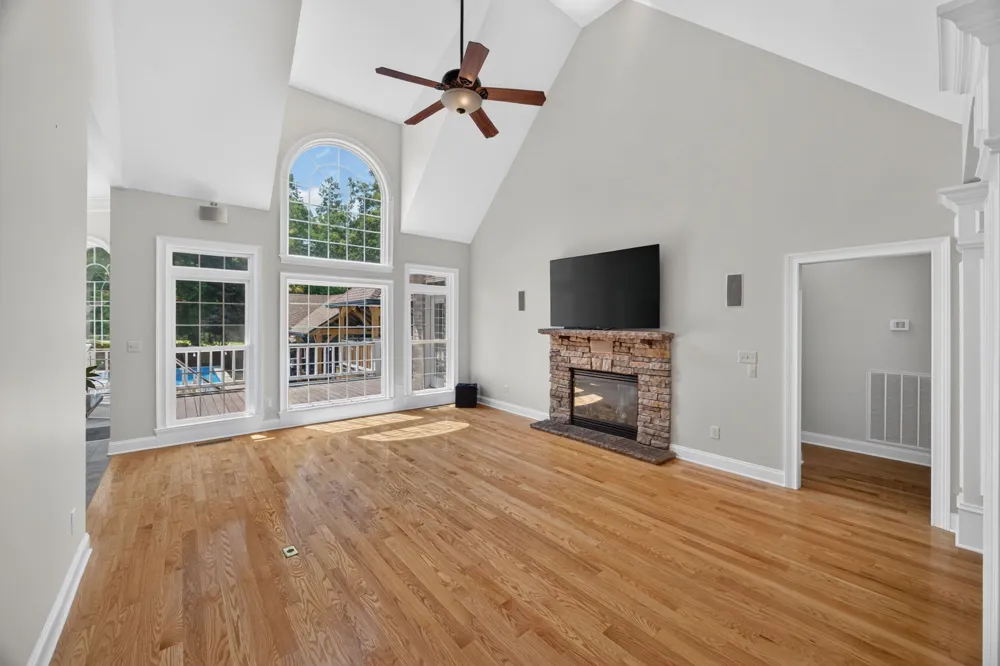25 W Laurel Ave McMinnville, TN 37110