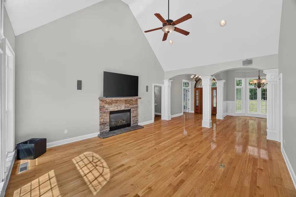 25 W Laurel Ave McMinnville, TN 37110