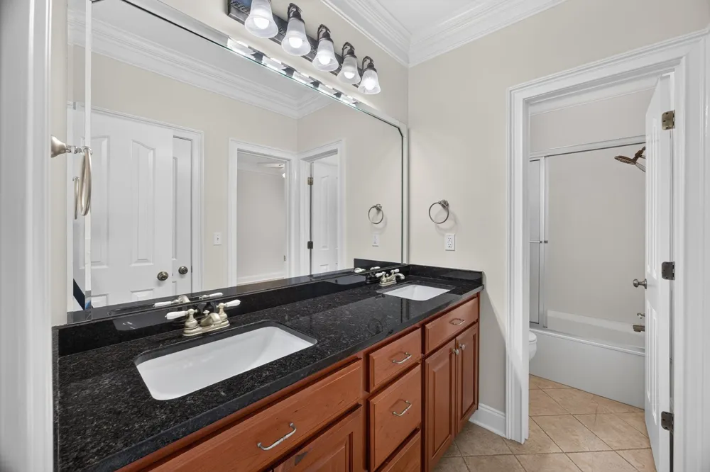 25 W Laurel Ave McMinnville, TN 37110