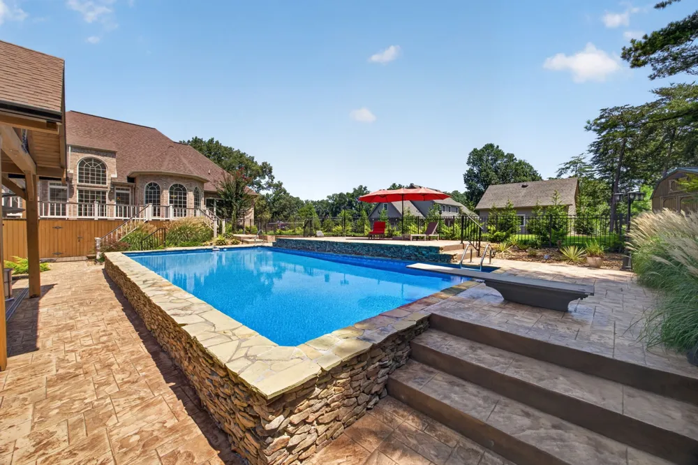 25 W Laurel Ave McMinnville, TN 37110