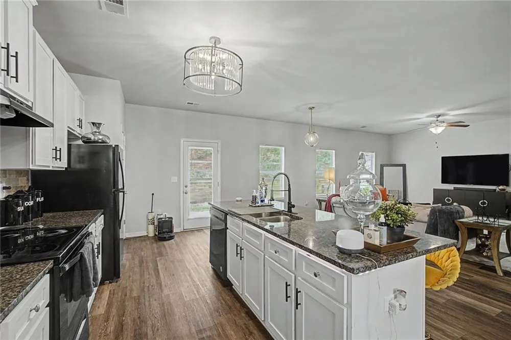4299 Traipse Path Ellenwood, GA 30294