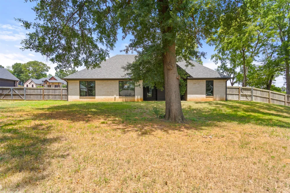 12109 Oak Grove Drive Tyler, TX 75706