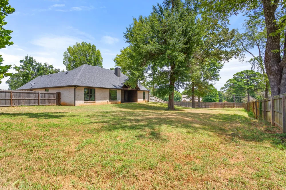 12109 Oak Grove Drive Tyler, TX 75706