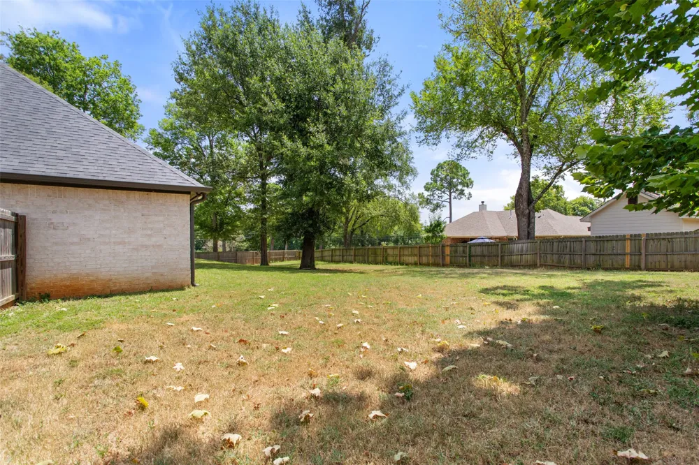 12109 Oak Grove Drive Tyler, TX 75706