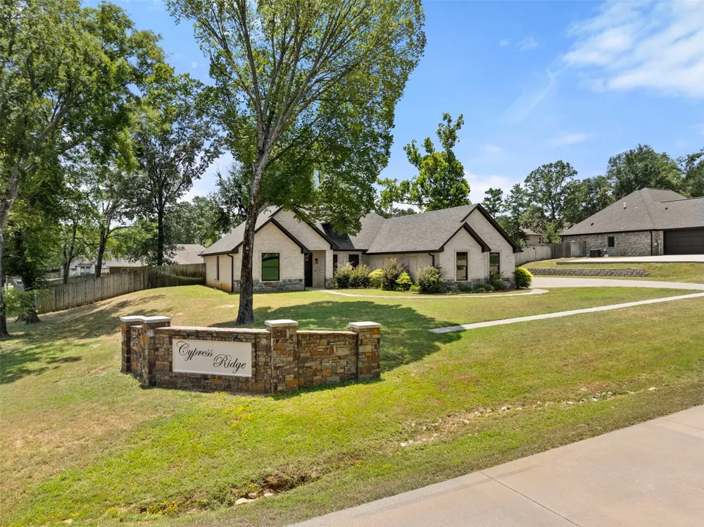 12109 Oak Grove Drive Tyler, TX 75706