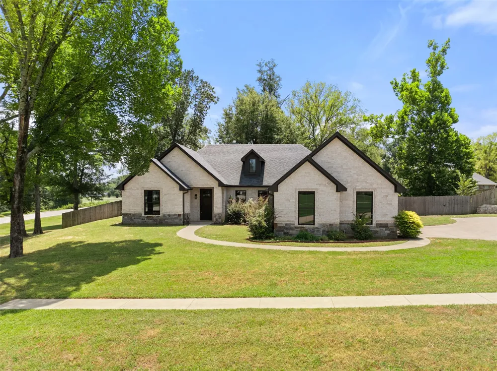 12109 Oak Grove Drive Tyler, TX 75706