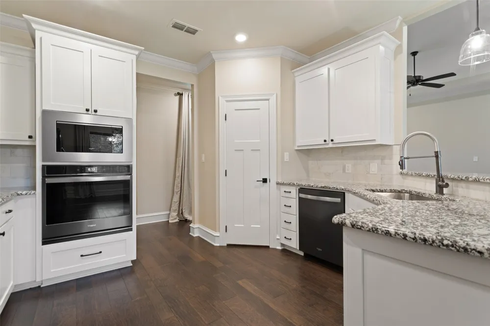 12109 Oak Grove Drive Tyler, TX 75706