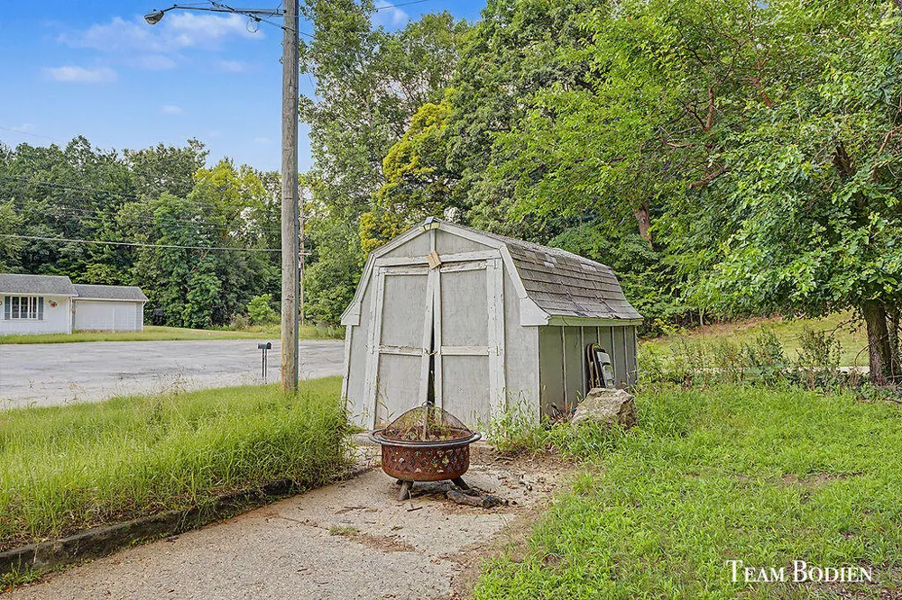 357 Mabel Street NW Comstock Park, MI 49321