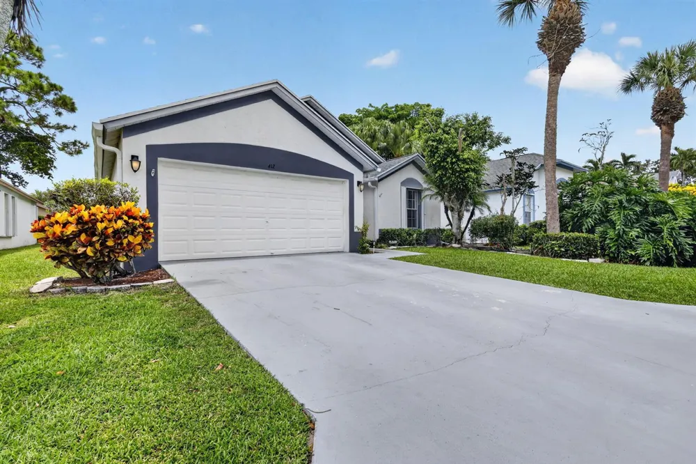 412 Trotters Lane 