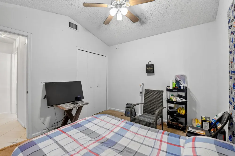 412 Trotters Lane 