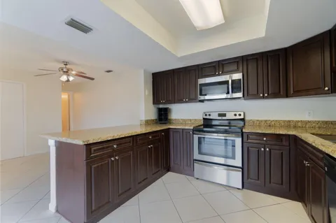1530 Shaker Circle