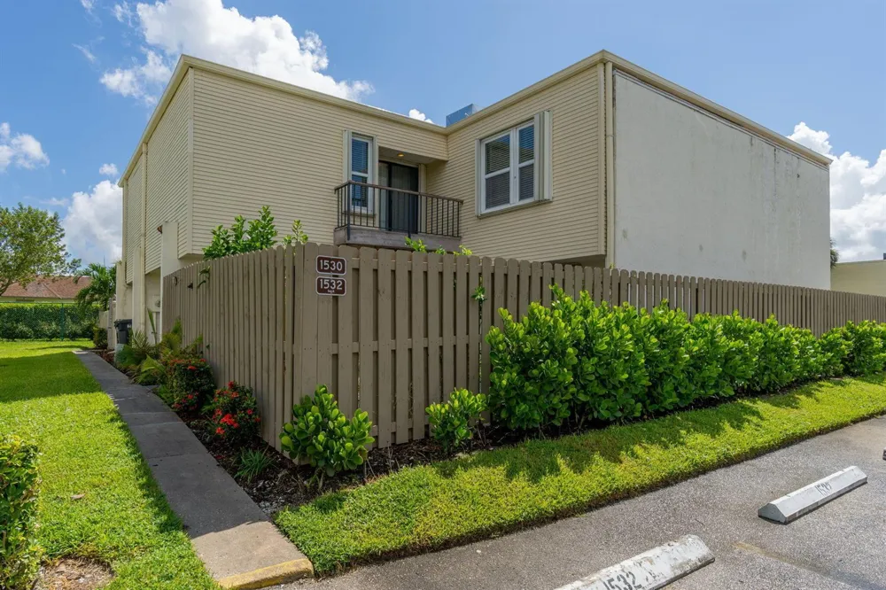 1530 Shaker Circle Wellington, FL 33414