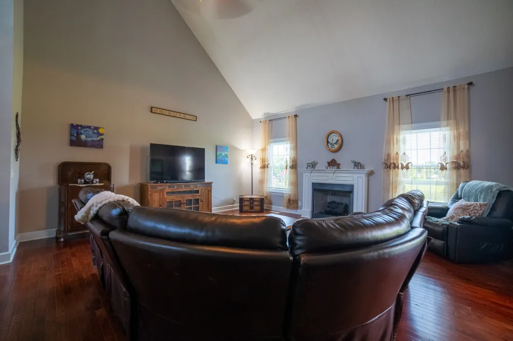 98 Aberdeen Ave Hillsboro, TN 37342
