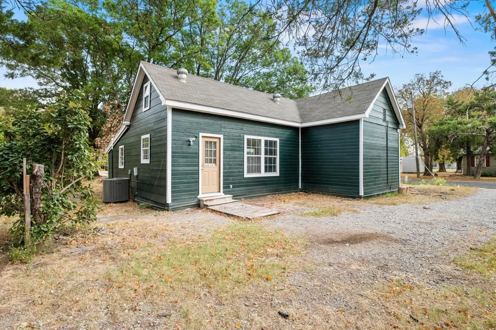 1008 W 10th Street Bonham, TX 75418