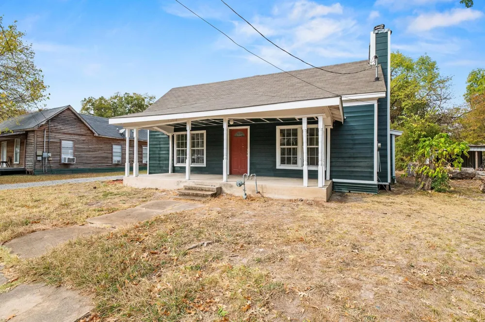 1008 W 10th Street Bonham, TX 75418