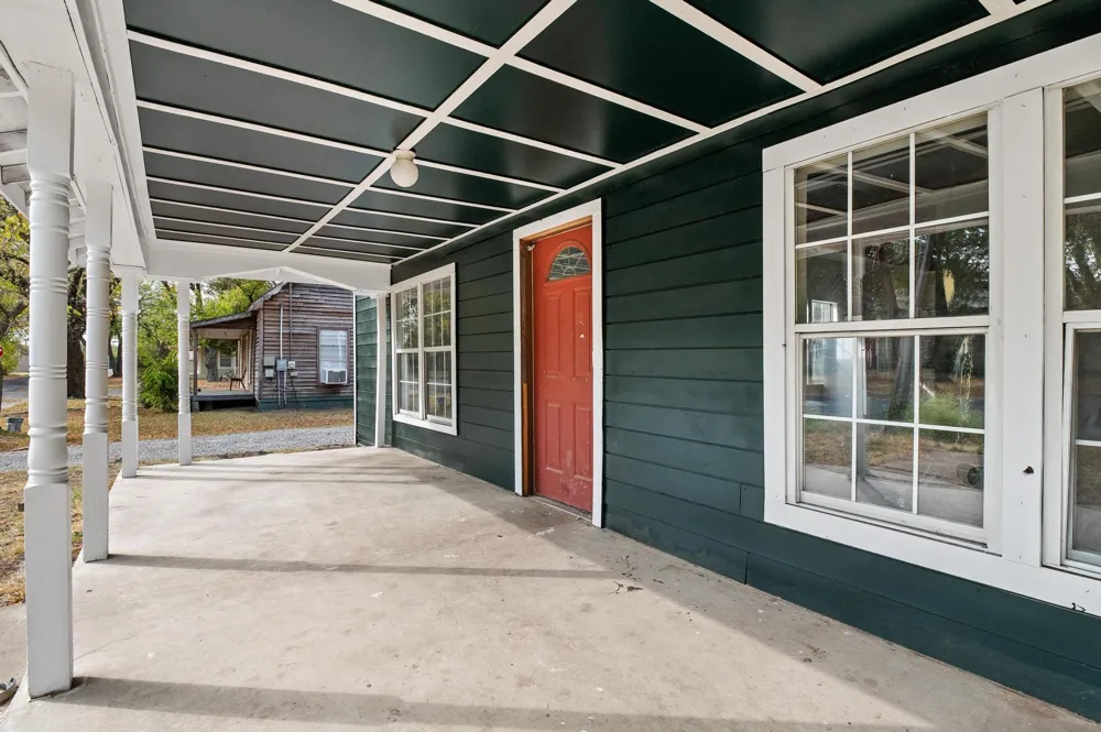 1008 W 10th Street Bonham, TX 75418
