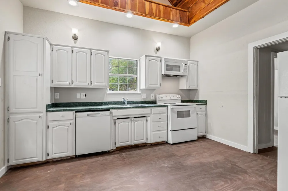 1008 W 10th Street Bonham, TX 75418