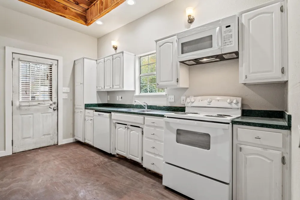 1008 W 10th Street Bonham, TX 75418