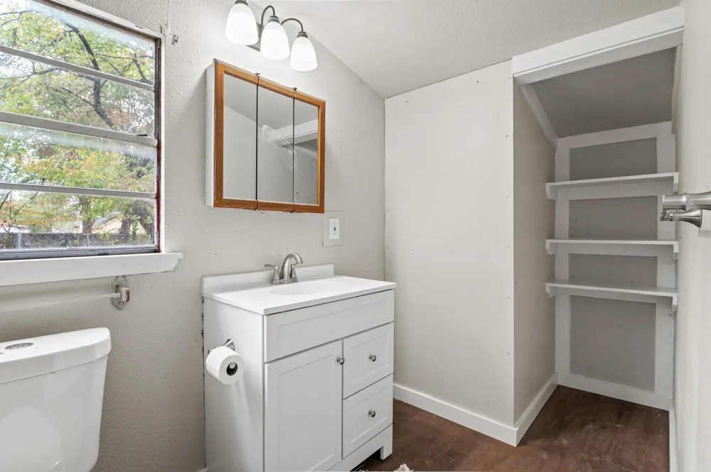 1008 W 10th Street Bonham, TX 75418