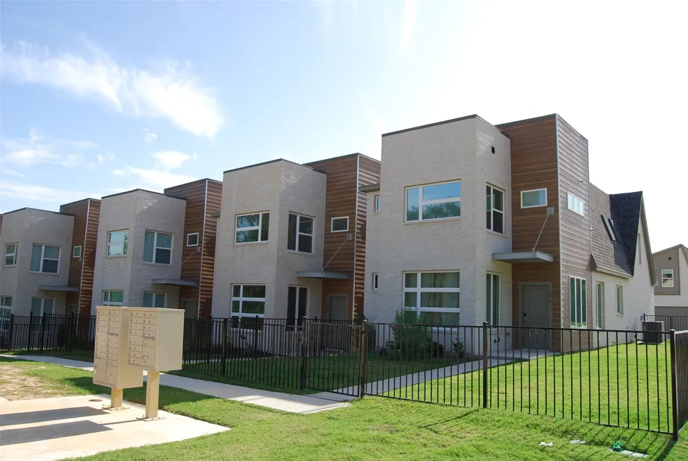 369 Oakbend Drive Lewisville, TX 75067
