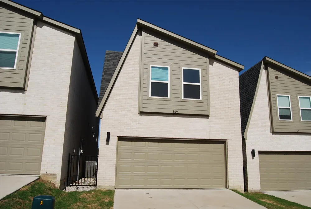 369 Oakbend Drive Lewisville, TX 75067