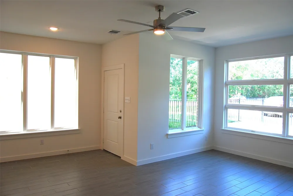 369 Oakbend Drive Lewisville, TX 75067
