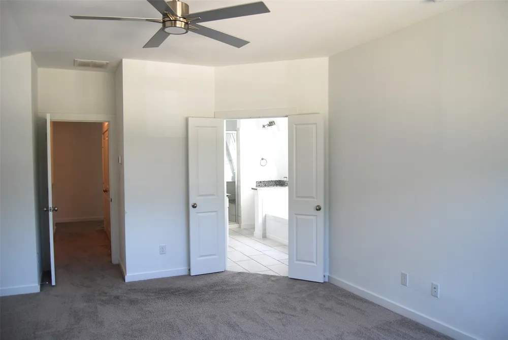 369 Oakbend Drive Lewisville, TX 75067