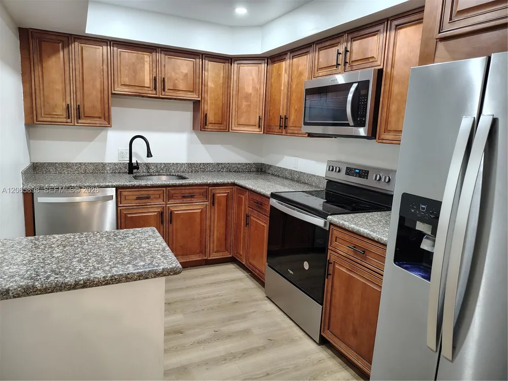 733 SE 1st Way #109 Deerfield Beach, FL 33441