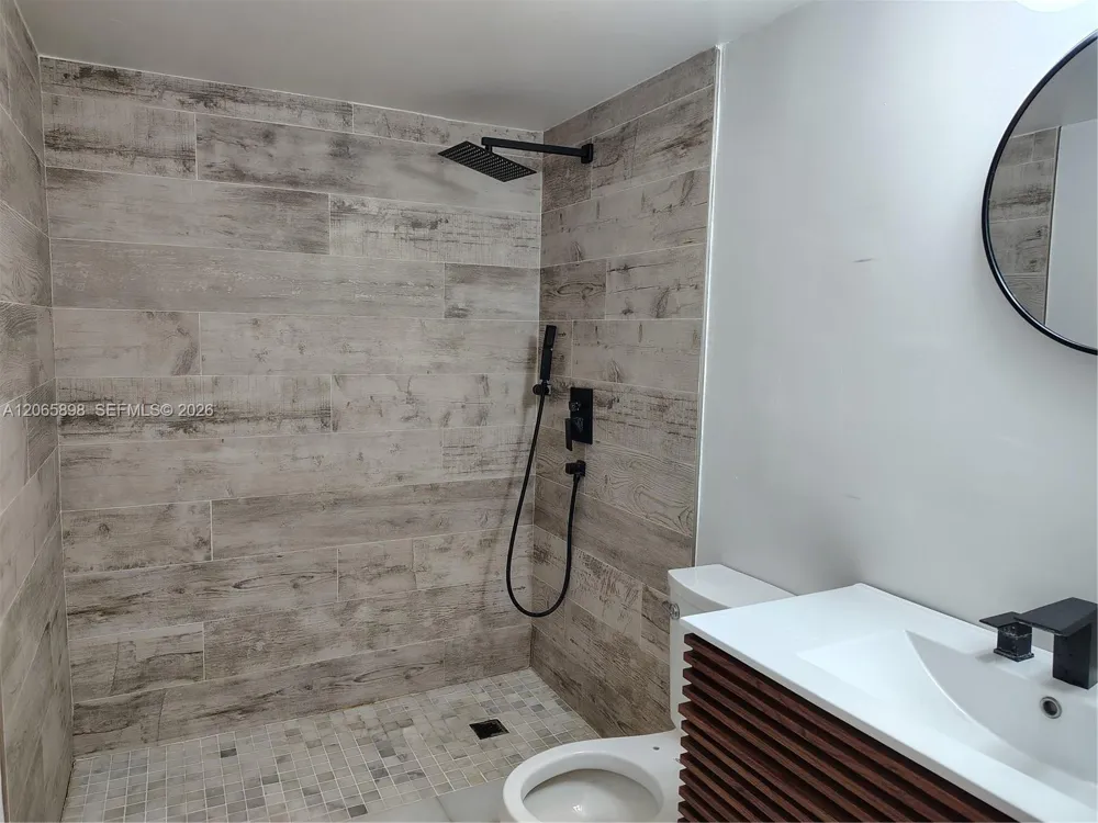 733 SE 1st Way #109 Deerfield Beach, FL 33441