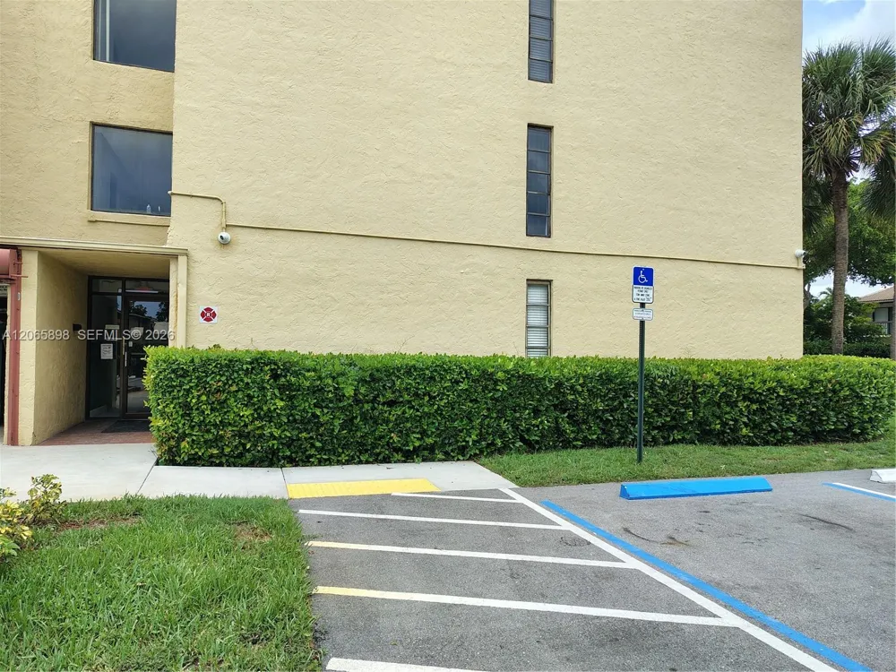 733 SE 1st Way #109 Deerfield Beach, FL 33441