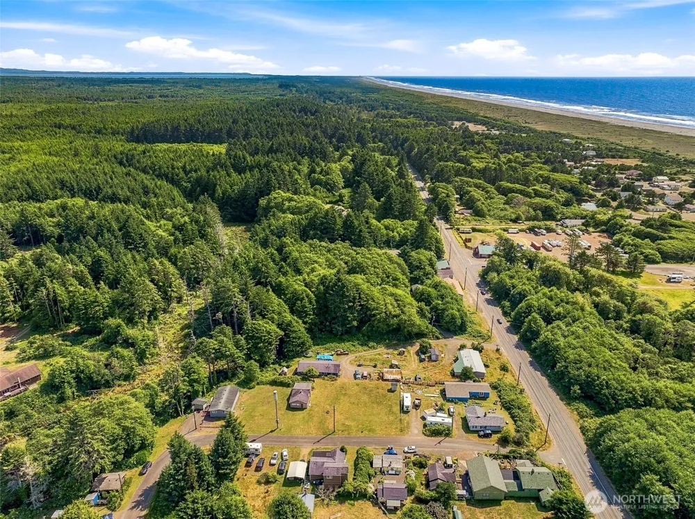 12 Aberdeen Street Copalis Beach, WA 98535