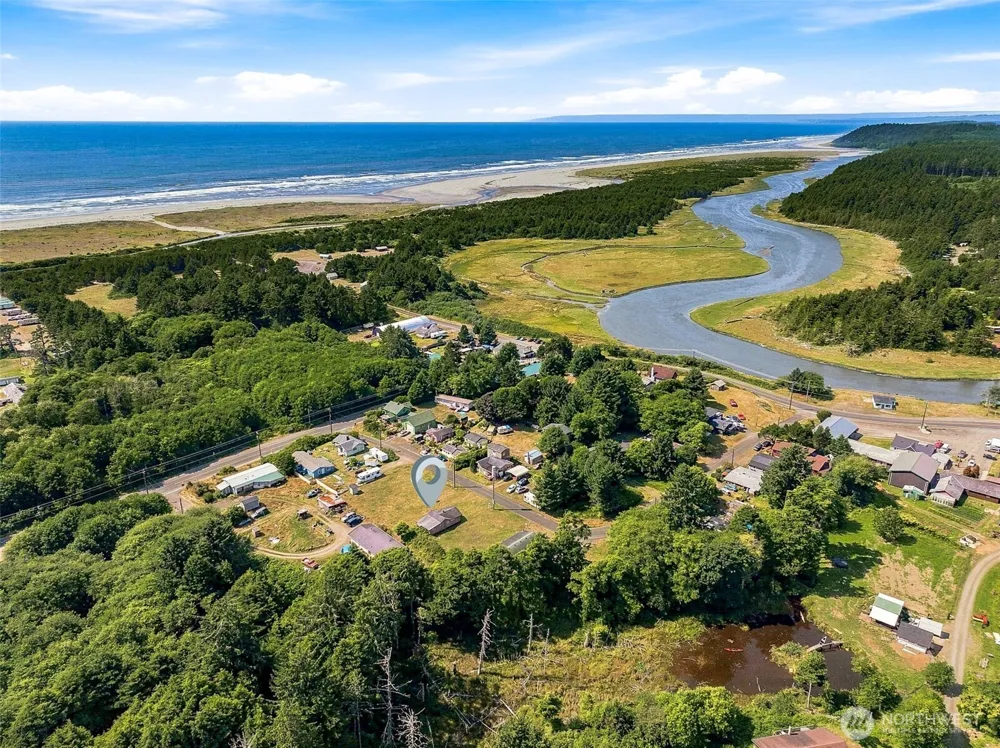 12 Aberdeen Street Copalis Beach, WA 98535
