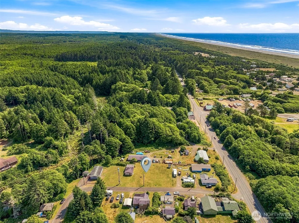 12 Aberdeen Street Copalis Beach, WA 98535