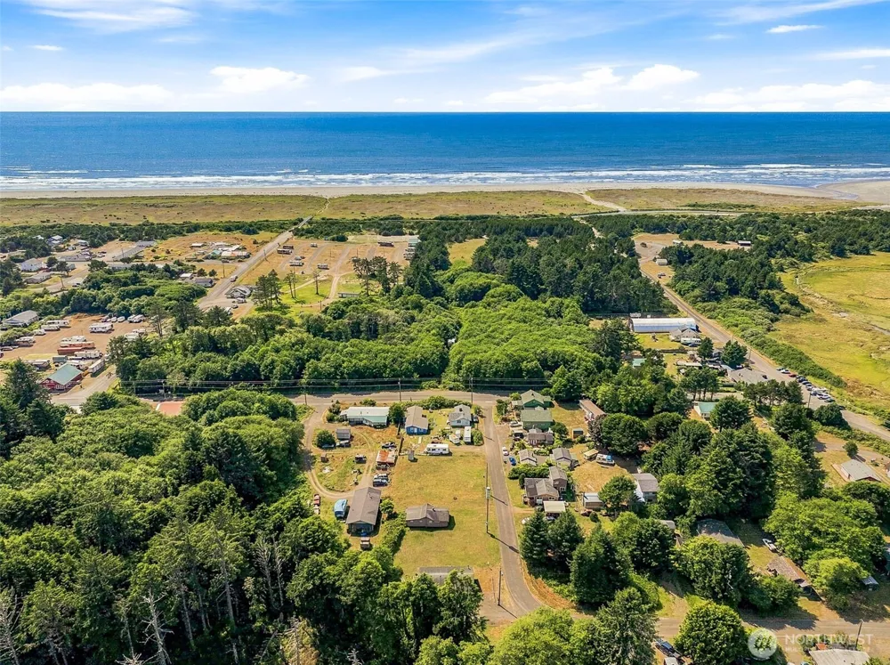 12 Aberdeen Street Copalis Beach, WA 98535