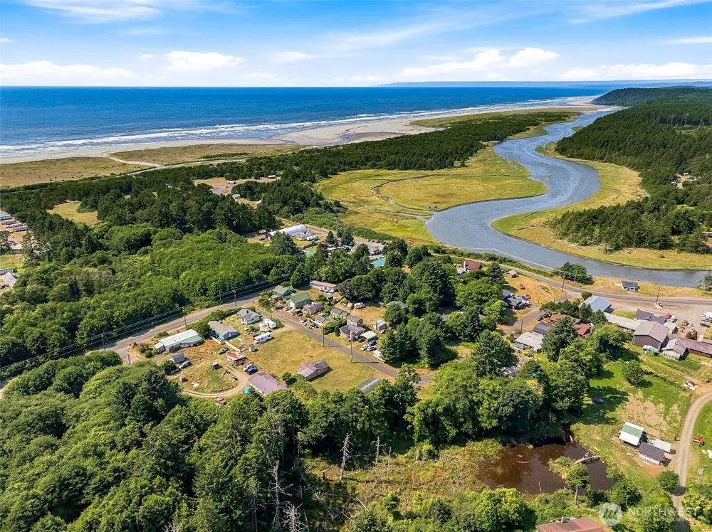 12 Aberdeen Street Copalis Beach, WA 98535