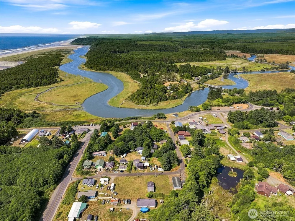 12 Aberdeen Street Copalis Beach, WA 98535