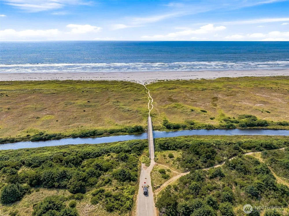 12 Aberdeen Street Copalis Beach, WA 98535
