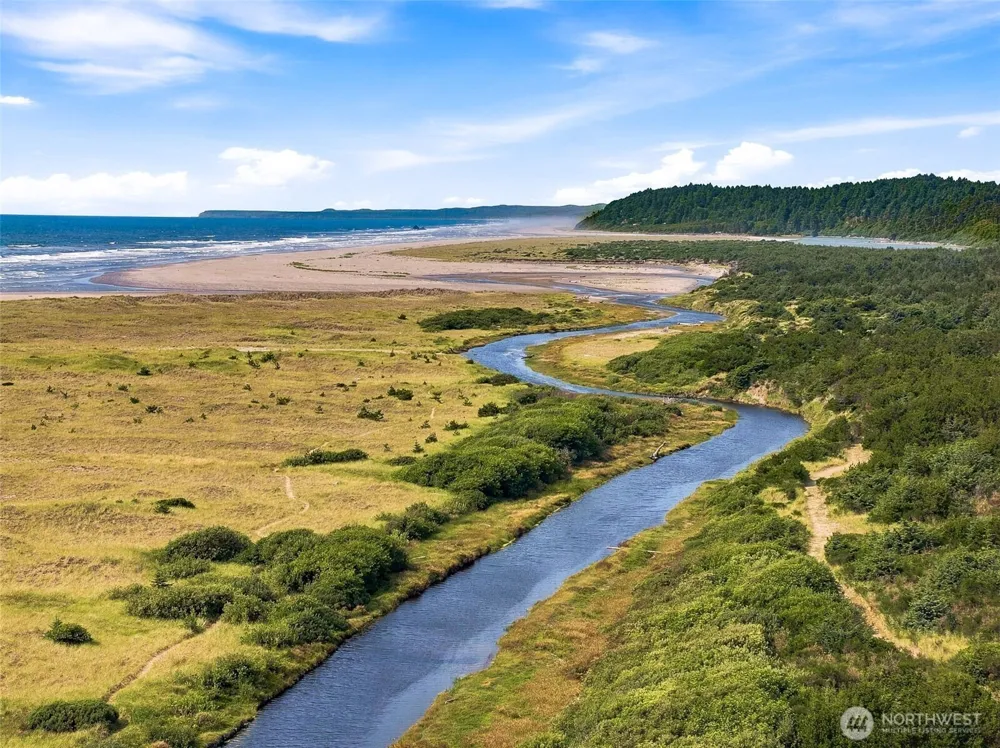12 Aberdeen Street Copalis Beach, WA 98535