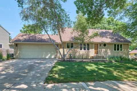 2435 Viking Court NW