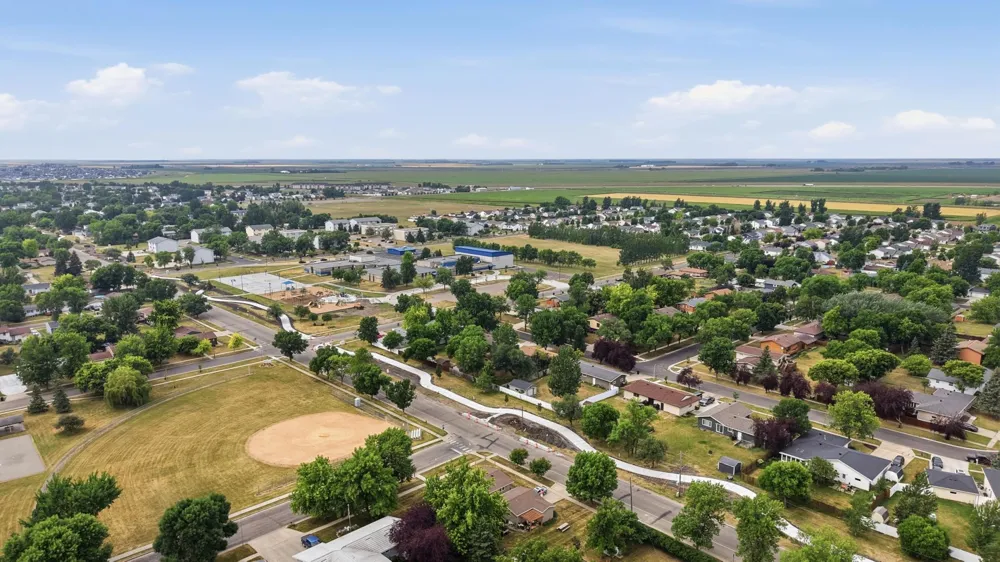 607 9th Street W West Fargo, ND 58078