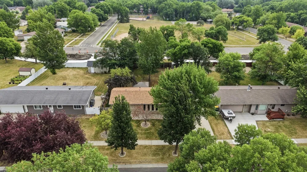 607 9th Street W West Fargo, ND 58078