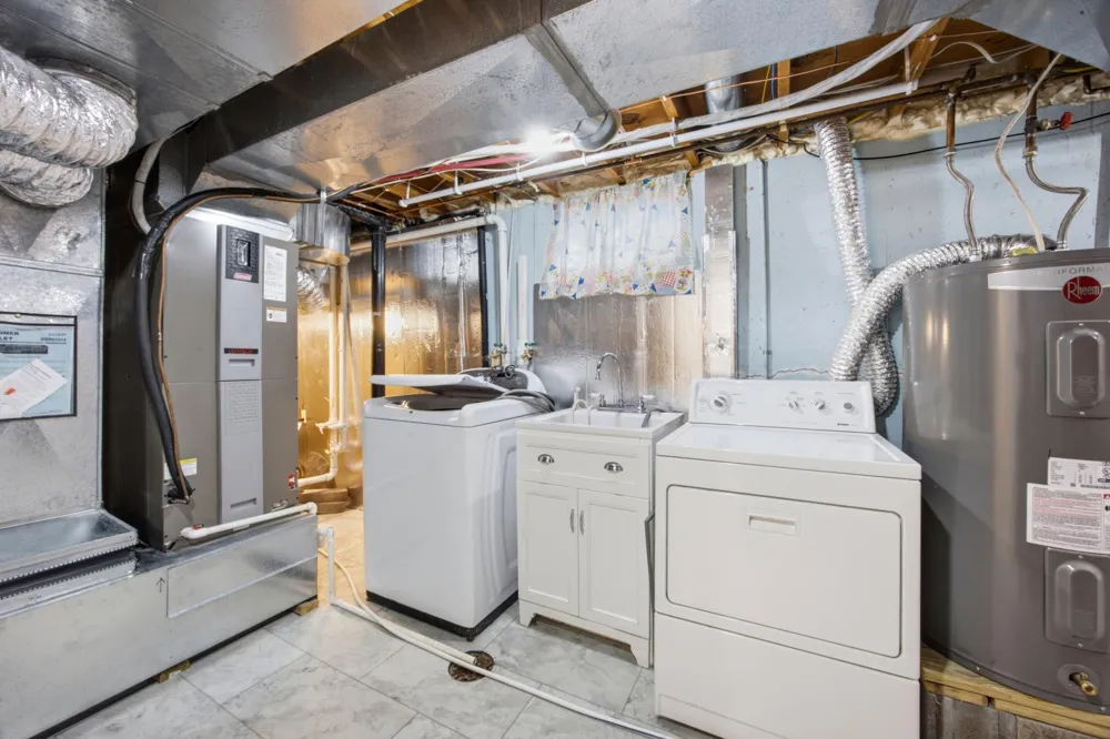 607 9th Street W West Fargo, ND 58078
