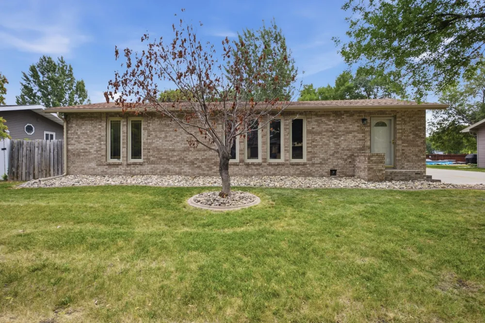 607 9th Street W West Fargo, ND 58078