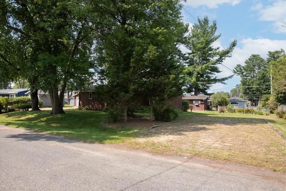 2235 Mathews Street Menomonie, WI 54751