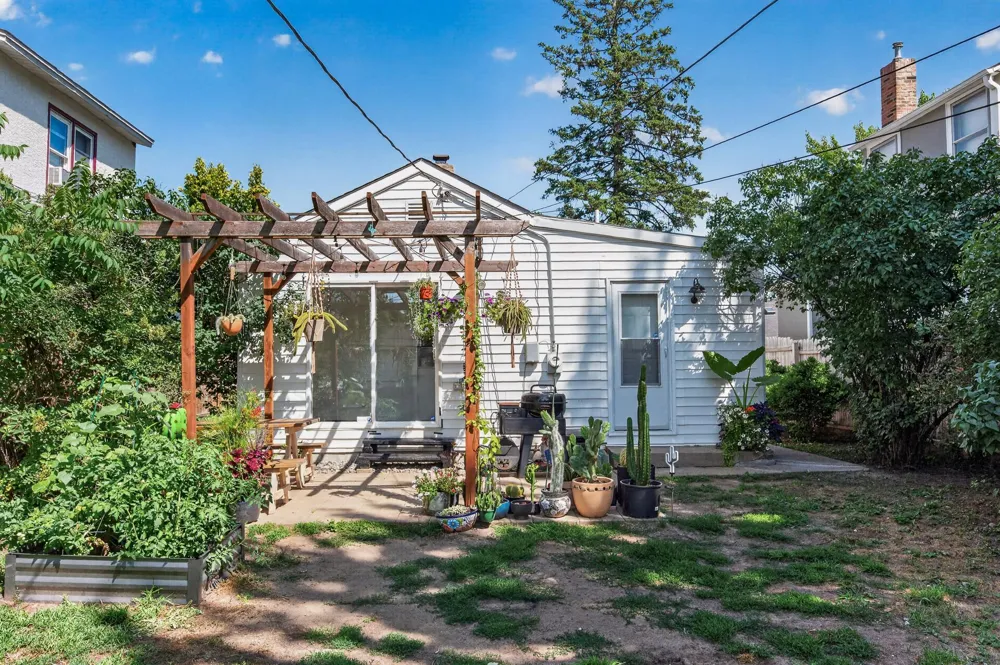 304 11th Avenue S South Saint Paul, MN 55075