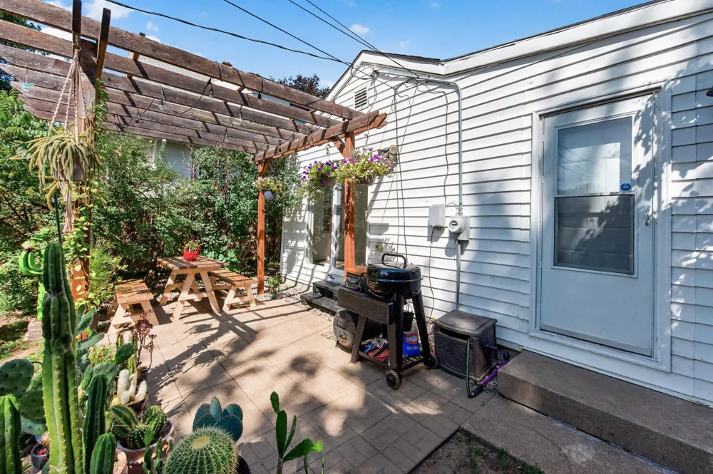 304 11th Avenue S South Saint Paul, MN 55075