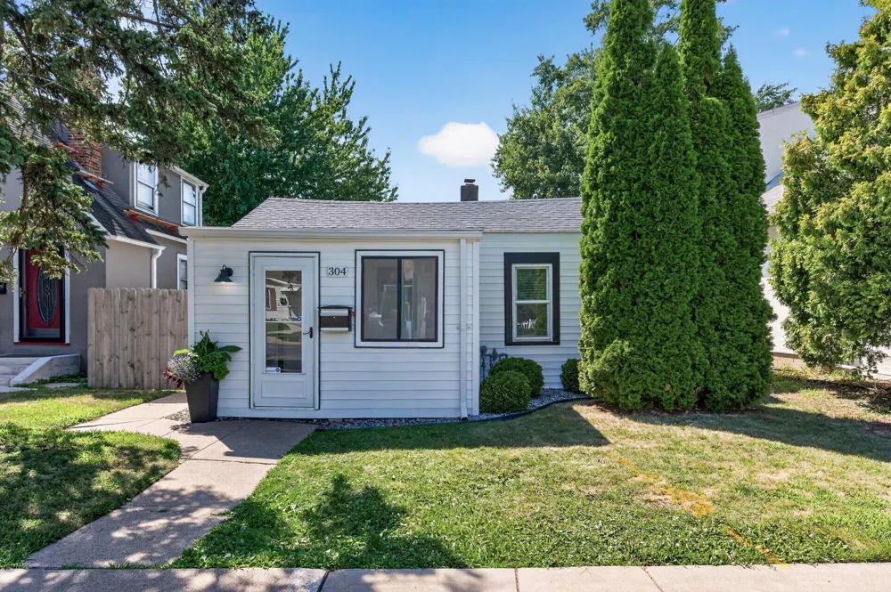 304 11th Avenue S South Saint Paul, MN 55075